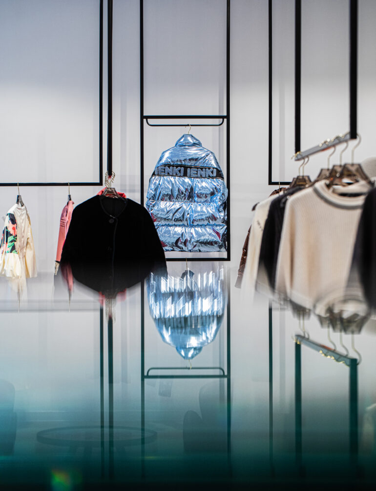 Интерьер Buonvicini Fashion Studio,разработанный итальянским архитектором Марко Трампетти.